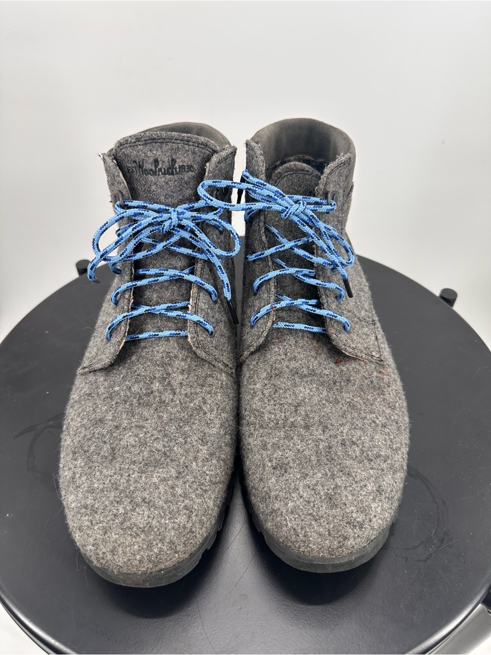 Men’s Woolrich Grey Wool Felt Lace Up Ankle Boots with Blue Pattern Laces
